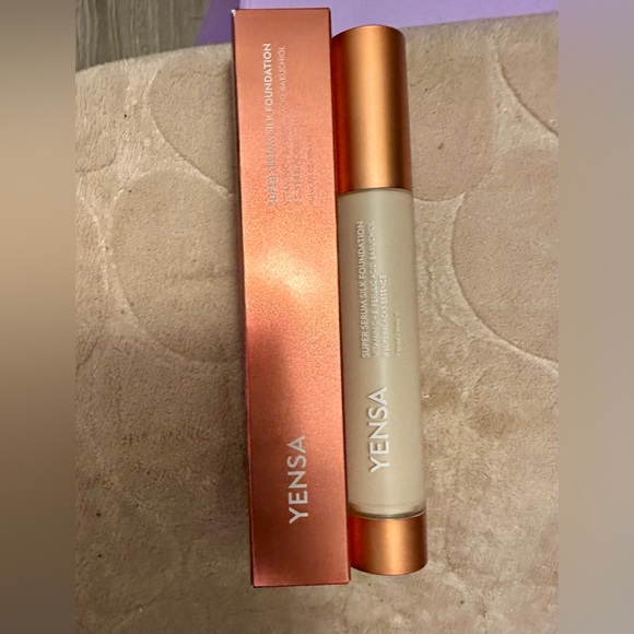 YENSA SUPER SERUM SILK NATURAL GLOW HYDRATING FOUNDATION FAIR 3 NEW - Picture 1 of 6
